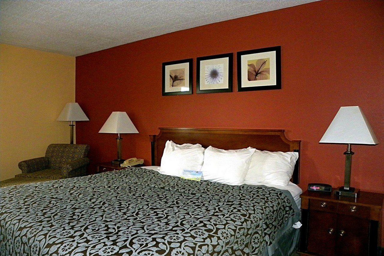 Days By Wyndham Wyomissing Hotel Reading